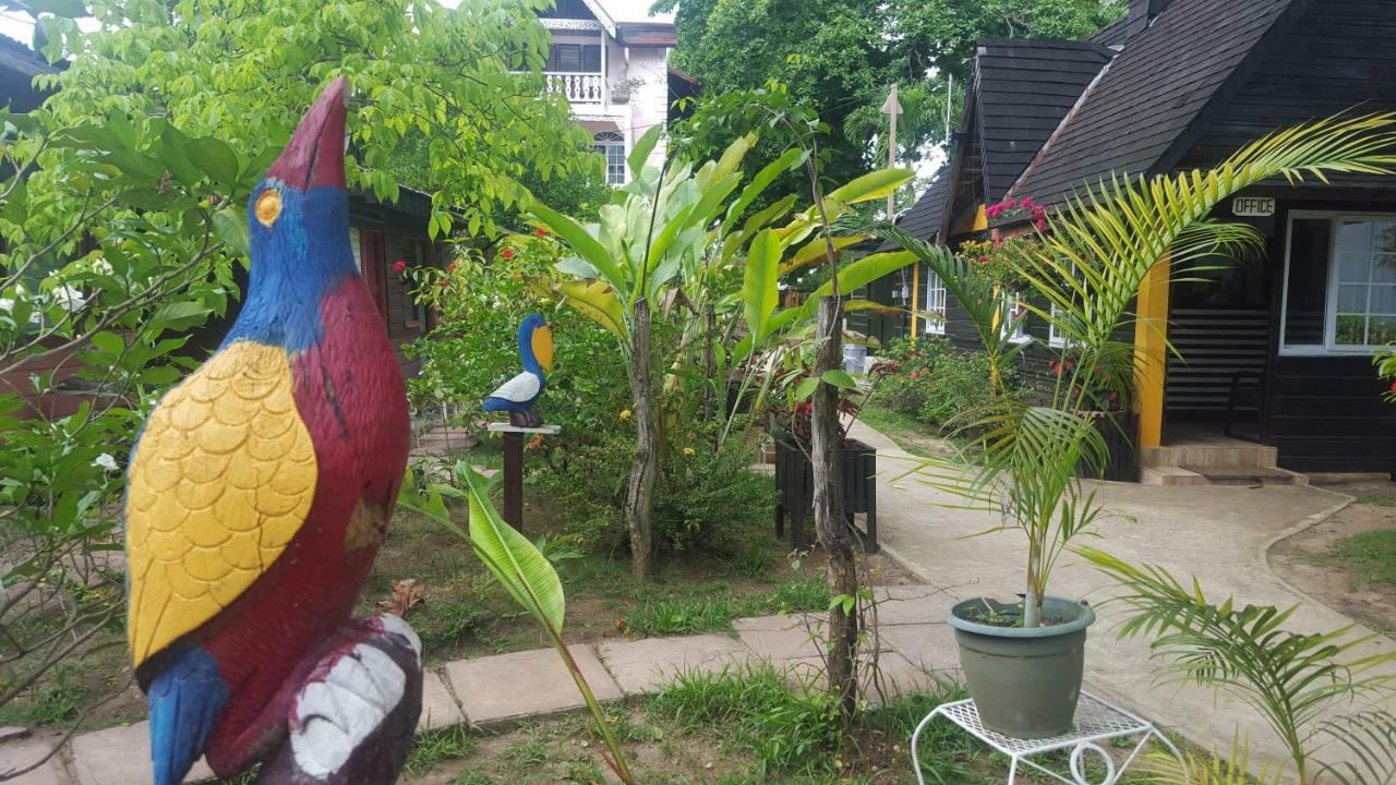 Secret Cabins At Firefly Beach Cottage Negril Luaran gambar